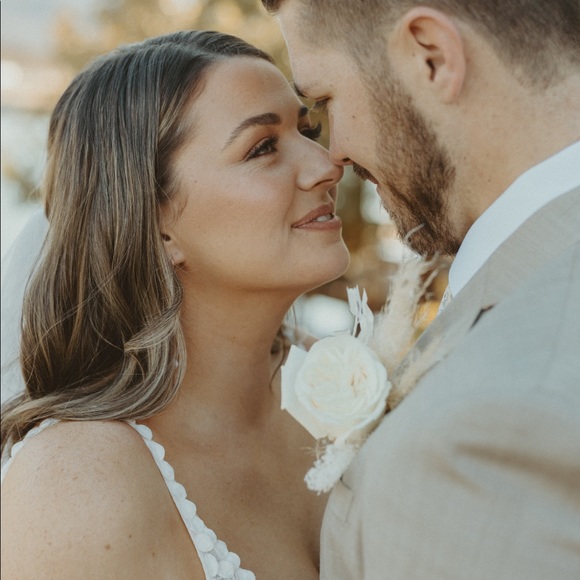 Read Me! 🤍 - Picture 3 of 3